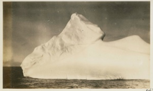 Image: Iceberg in Davis Strait